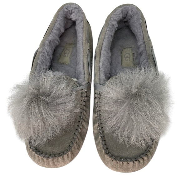 UGG Slippers Moccasins Dakota Pom Pom Fur Grey Australia Size 7 - Picture 1 of 11